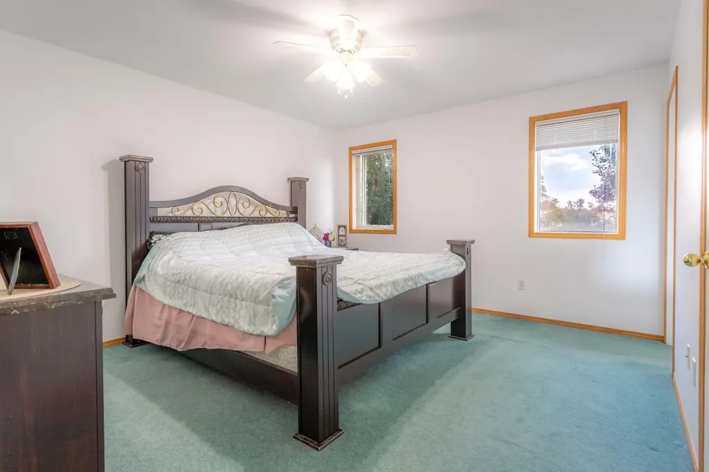 5725 41 Street Lloydminster AB T9V 2A4