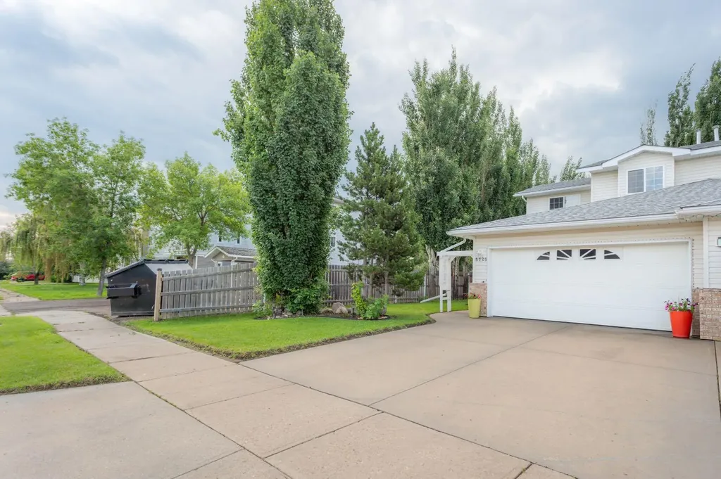 5725 41 Street Lloydminster AB T9V 2A4