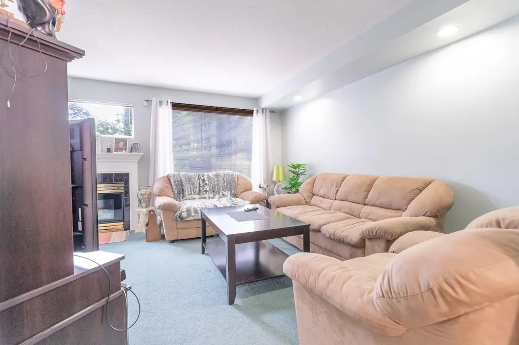 5725 41 Street Lloydminster AB T9V 2A4
