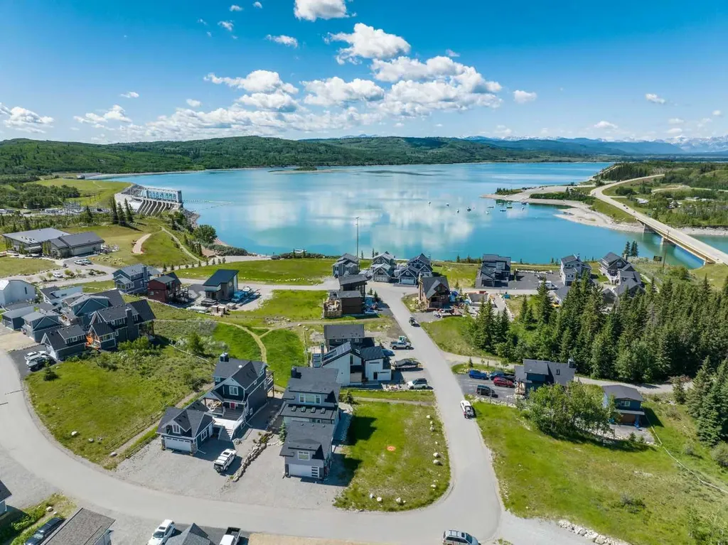 423 Cottageclub Cove Rural Rocky View County AB T4C1B1