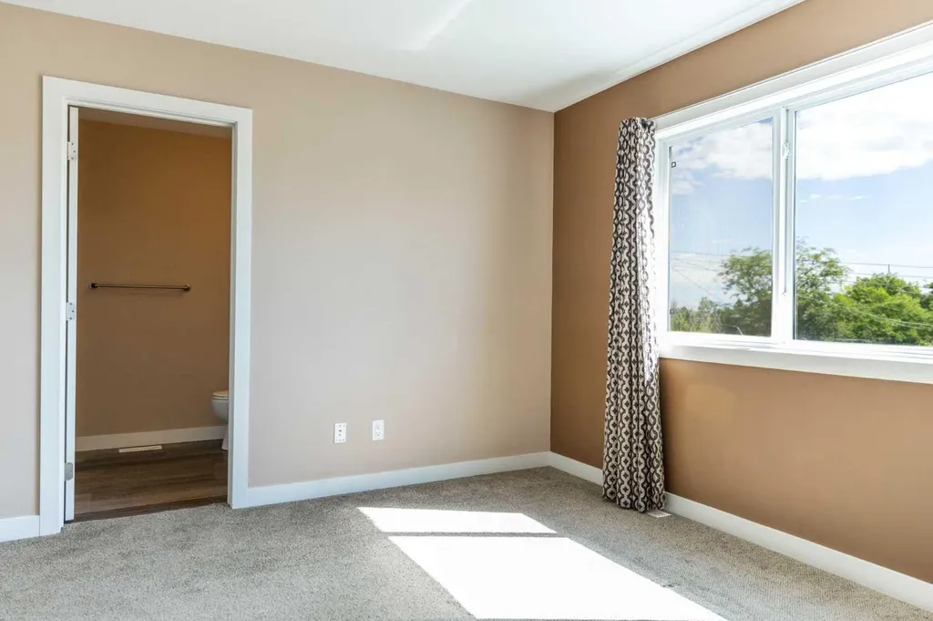 4729 49 Street Drayton Valley AB T7A 1J1