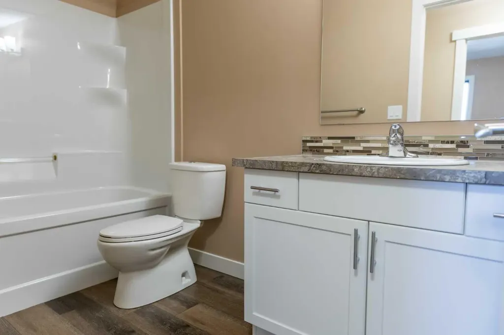 4729 49 Street Drayton Valley AB T7A 1J1