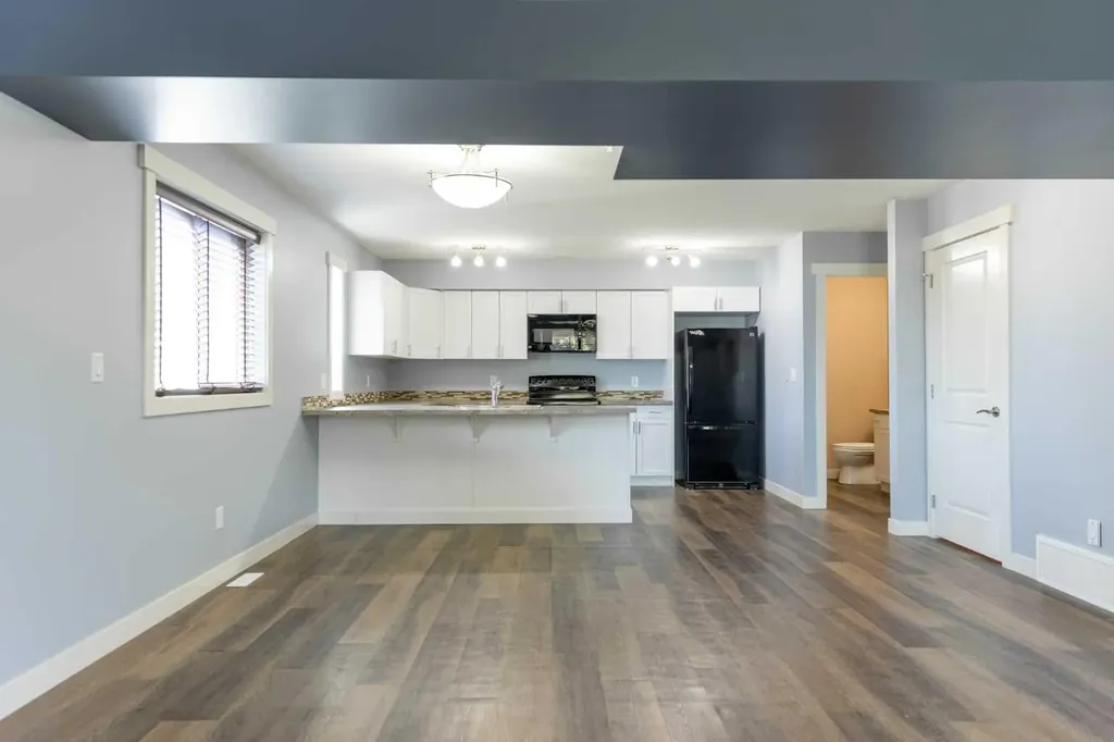 4729 49 Street Drayton Valley AB T7A 1J1