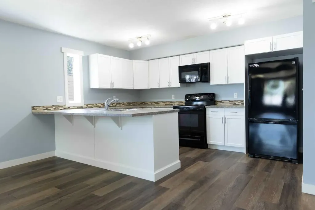 4729 49 Street Drayton Valley AB T7A 1J1