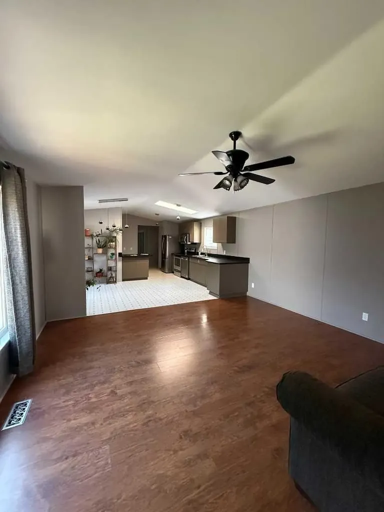 9904 107 Street High Level AB T0H 1Z0