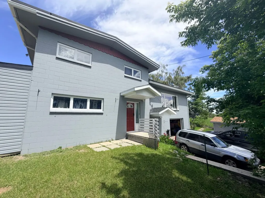771 Dundas Street Pincher Creek AB T0K 1W0