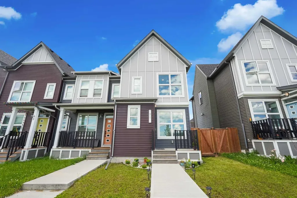 71 Savanna Park NE Calgary AB T3J0Y8