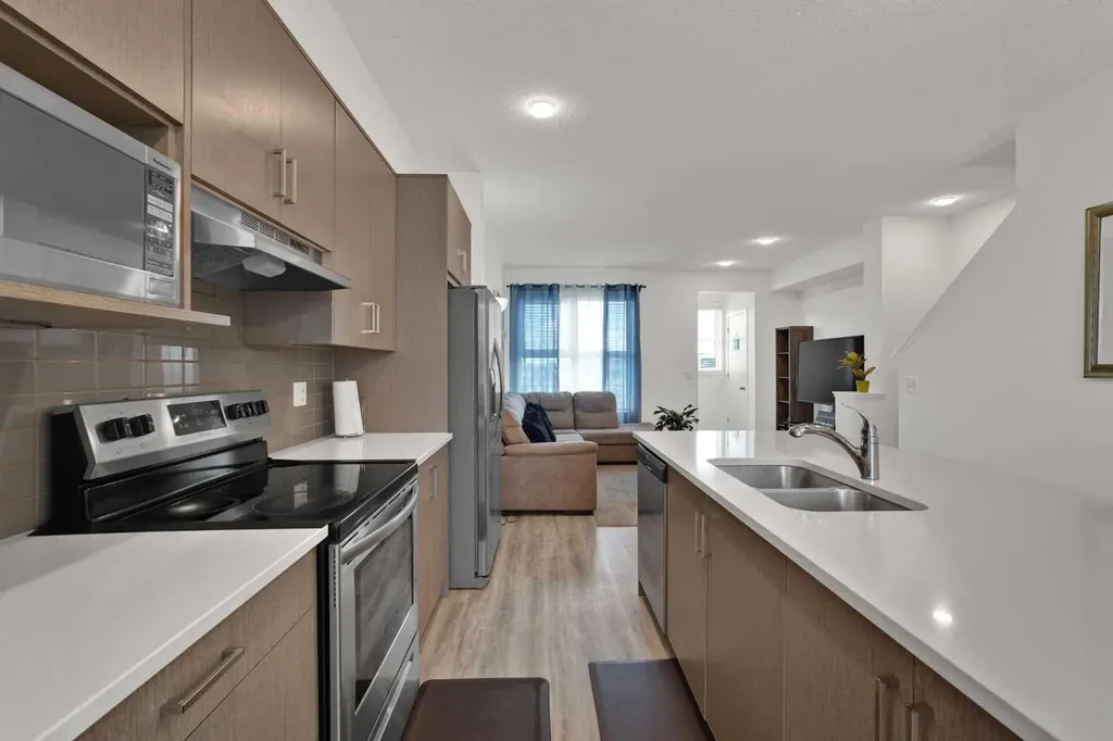 71 Savanna Park NE Calgary AB T3J0Y8