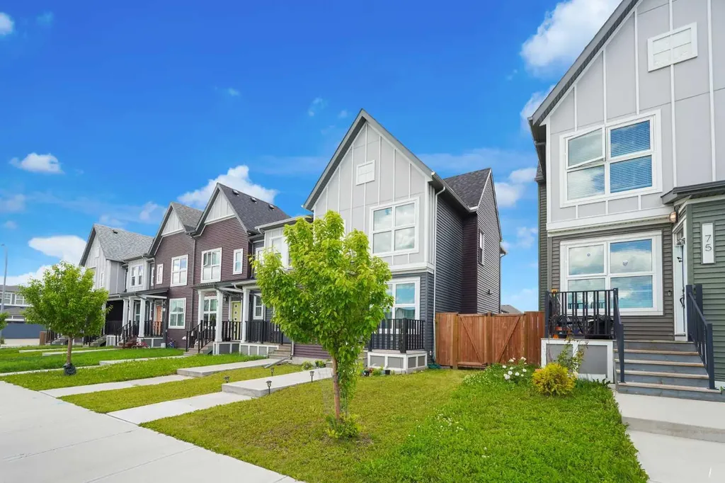 71 Savanna Park NE Calgary AB T3J0Y8