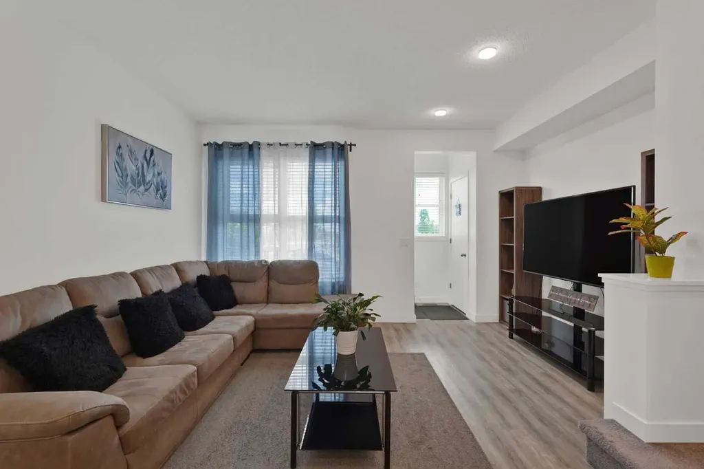 71 Savanna Park NE Calgary AB T3J0Y8