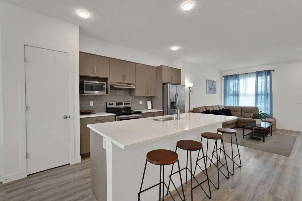 71 Savanna Park NE Calgary AB T3J0Y8