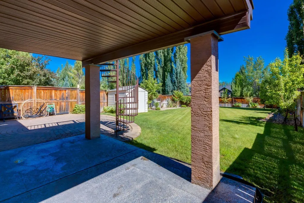 52 Valley Woods Way NW Calgary AB t3B6A5