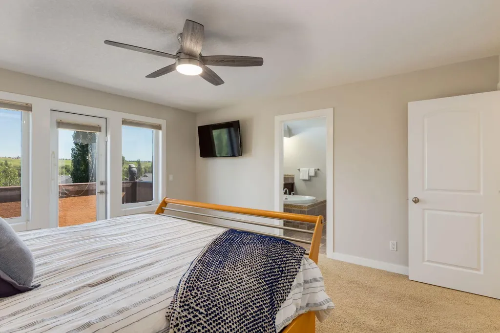 52 Valley Woods Way NW Calgary AB t3B6A5