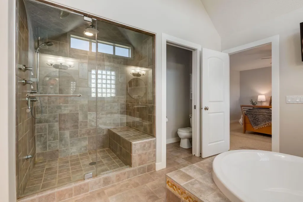 52 Valley Woods Way NW Calgary AB t3B6A5