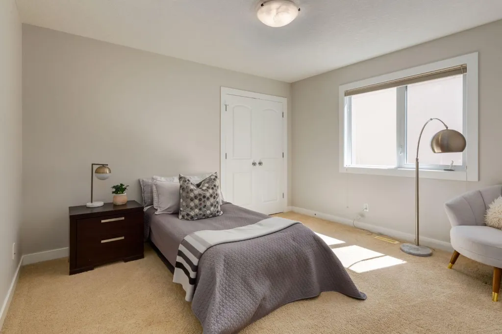 52 Valley Woods Way NW Calgary AB t3B6A5