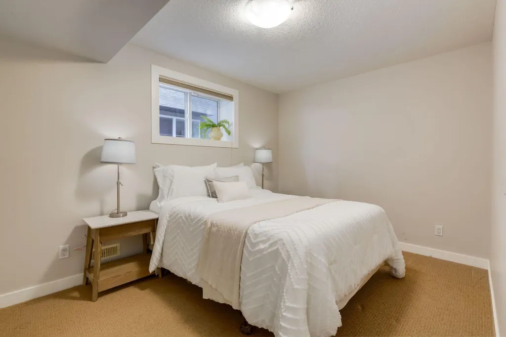 52 Valley Woods Way NW Calgary AB t3B6A5