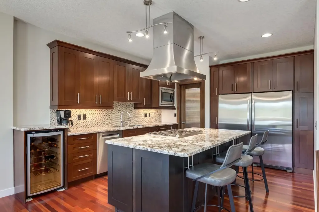 52 Valley Woods Way NW Calgary AB t3B6A5