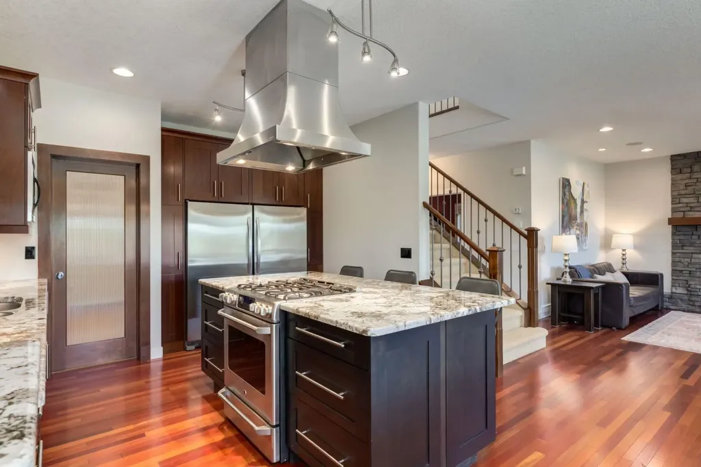 52 Valley Woods Way NW Calgary AB t3B6A5