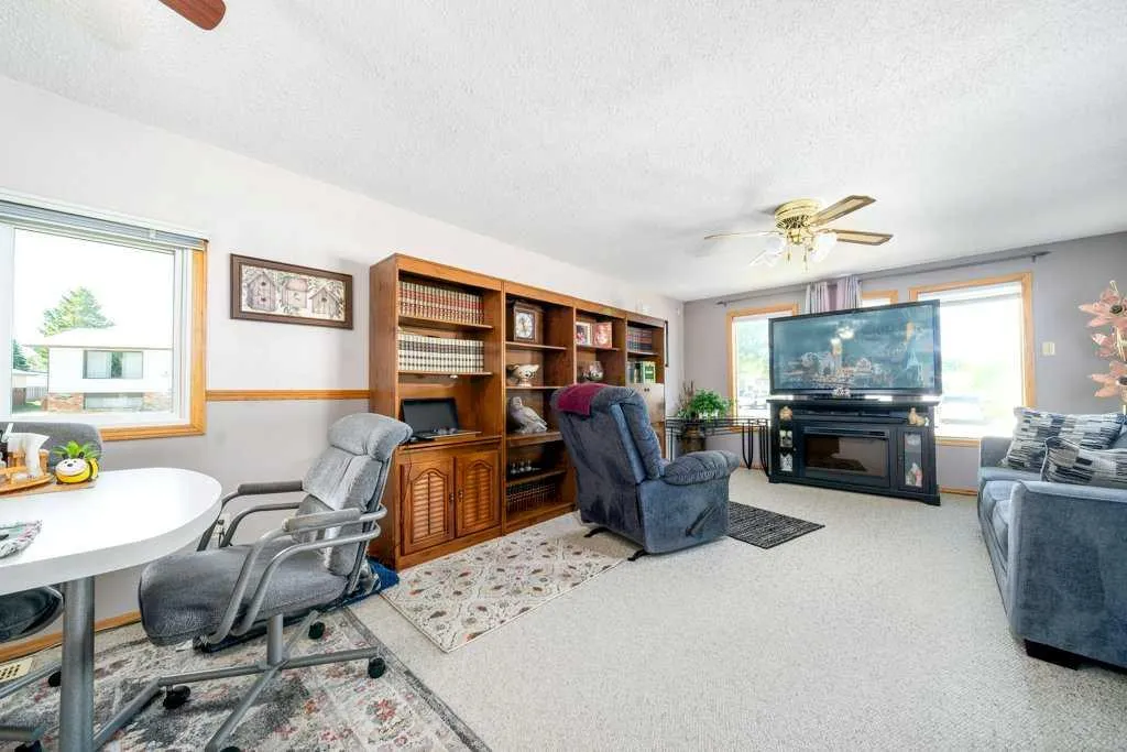 2391 Gardner Place SE Medicine Hat AB T1B 1A4