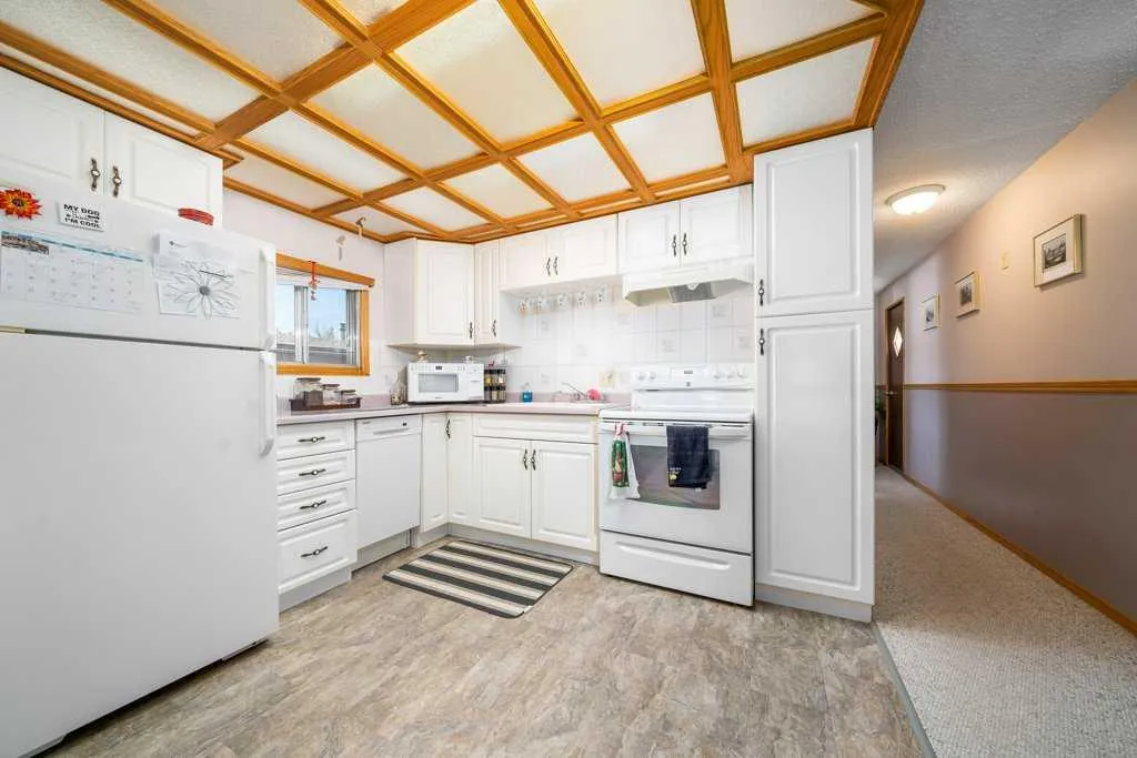 2391 Gardner Place SE Medicine Hat AB T1B 1A4