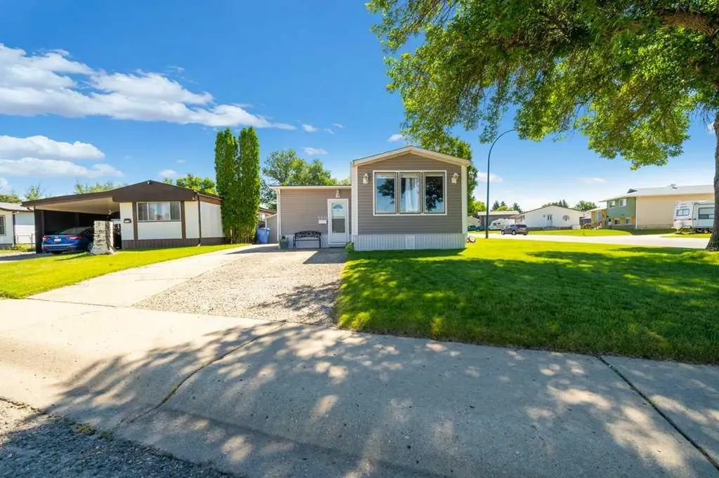 2391 Gardner Place SE Medicine Hat AB T1B 1A4