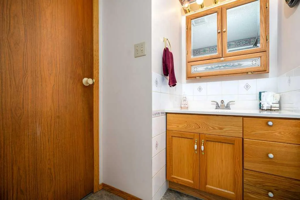 2391 Gardner Place SE Medicine Hat AB T1B 1A4