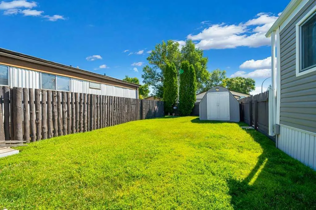 2391 Gardner Place SE Medicine Hat AB T1B 1A4