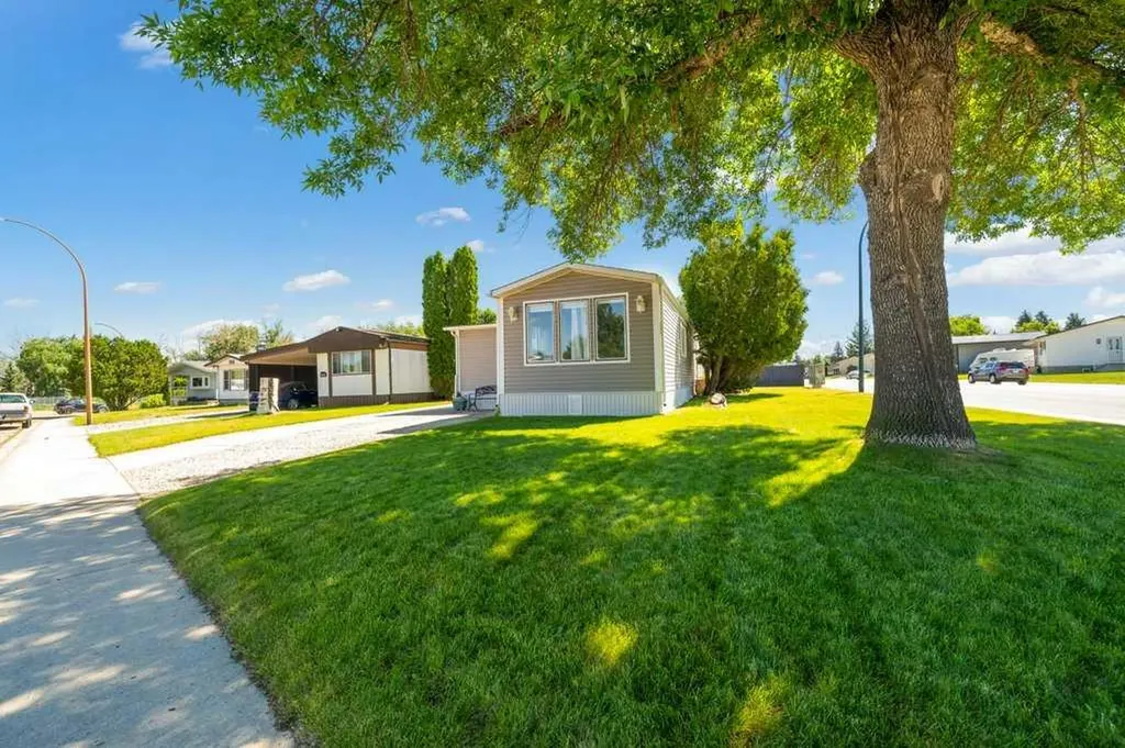 2391 Gardner Place SE Medicine Hat AB T1B 1A4