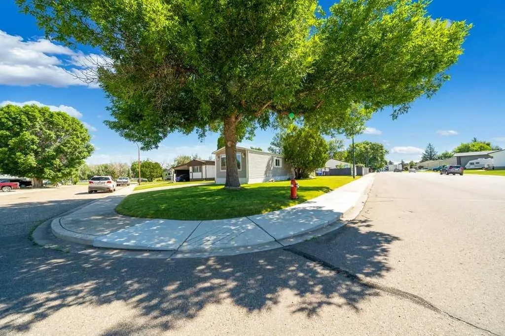 2391 Gardner Place SE Medicine Hat AB T1B 1A4