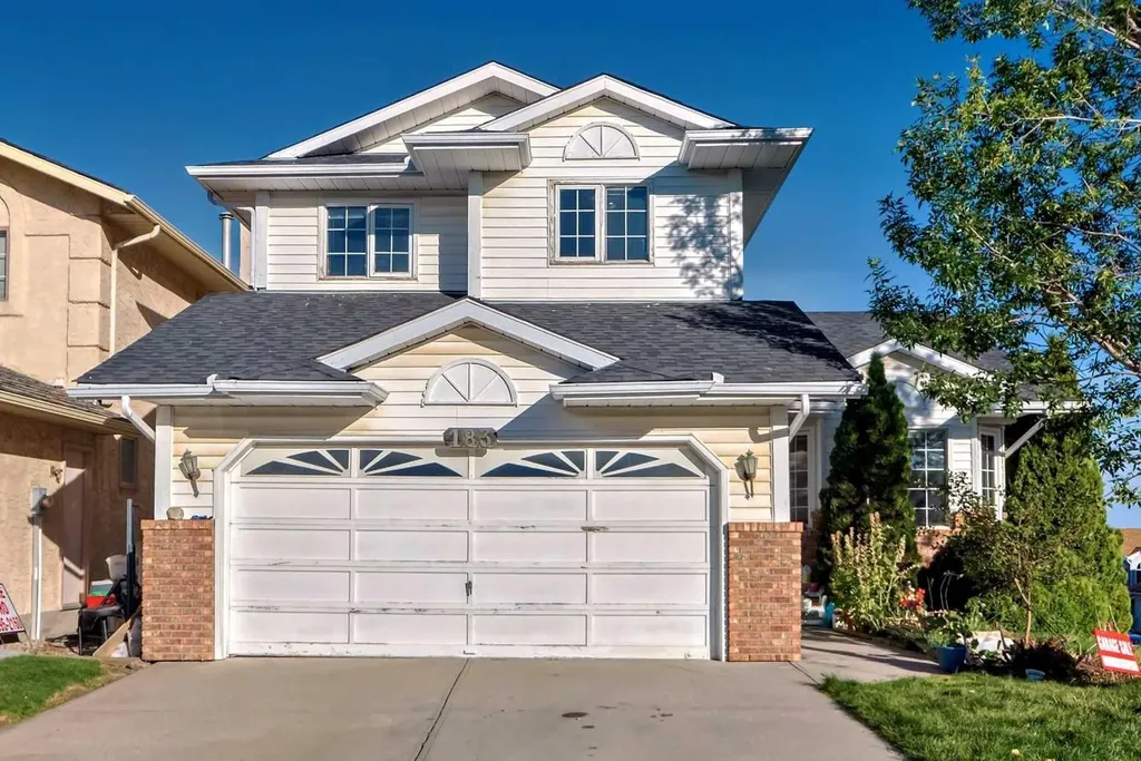 183 Christie Park Hill SW Calgary AB T3H 2V5
