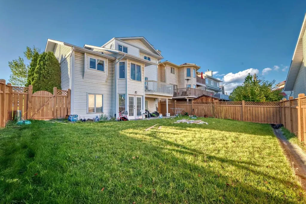 183 Christie Park Hill SW Calgary AB T3H 2V5