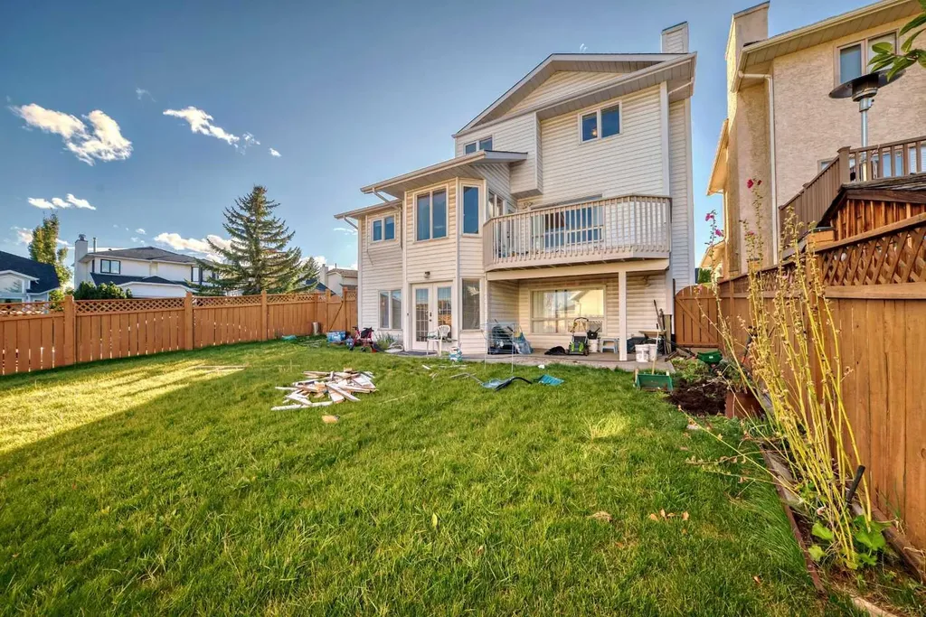 183 Christie Park Hill SW Calgary AB T3H 2V5