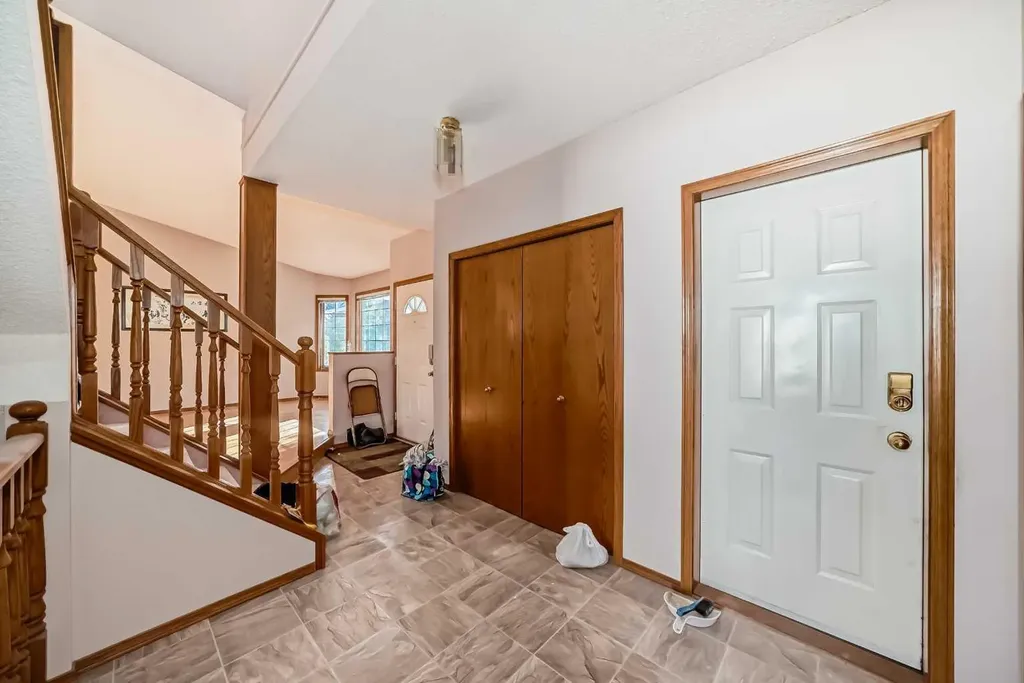 183 Christie Park Hill SW Calgary AB T3H 2V5