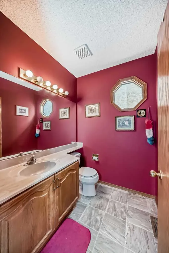 183 Christie Park Hill SW Calgary AB T3H 2V5