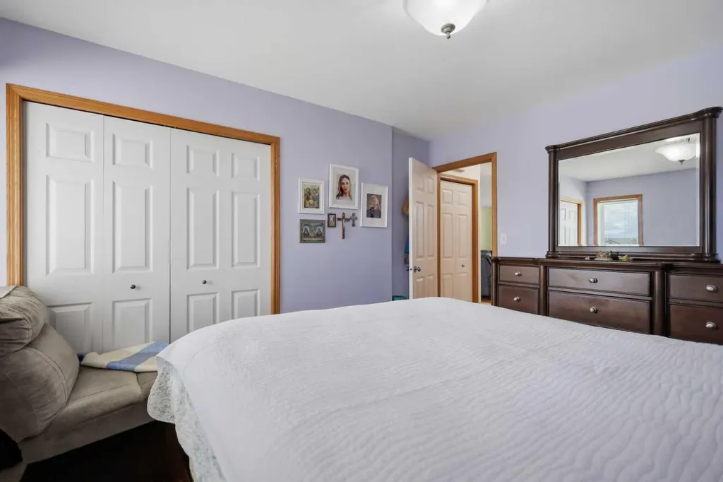 277 Deschner Close Red Deer AB T4R 3C2