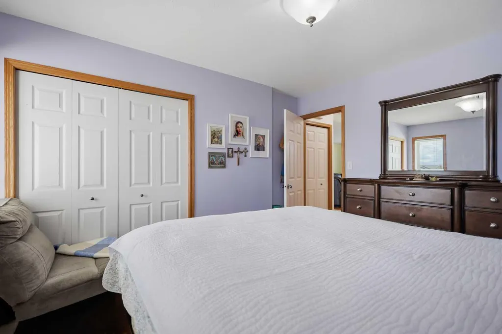 277 Deschner Close Red Deer AB T4R 3C2