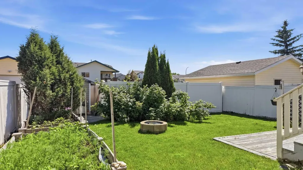 277 Deschner Close Red Deer AB T4R 3C2