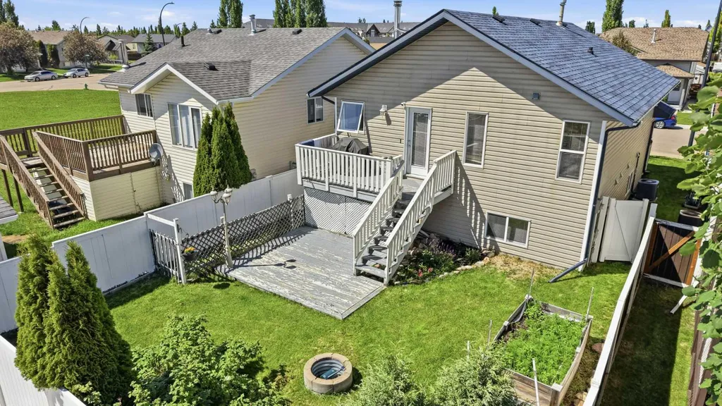 277 Deschner Close Red Deer AB T4R 3C2