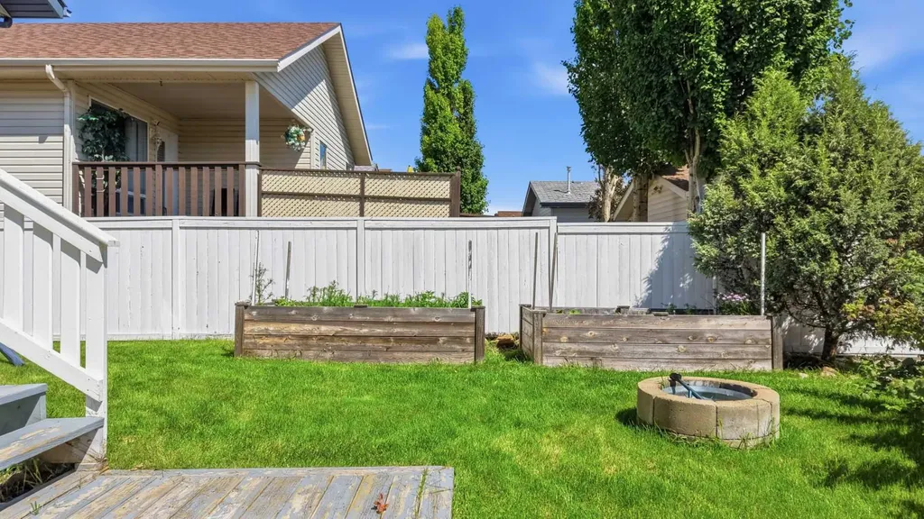 277 Deschner Close Red Deer AB T4R 3C2