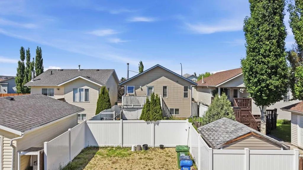277 Deschner Close Red Deer AB T4R 3C2
