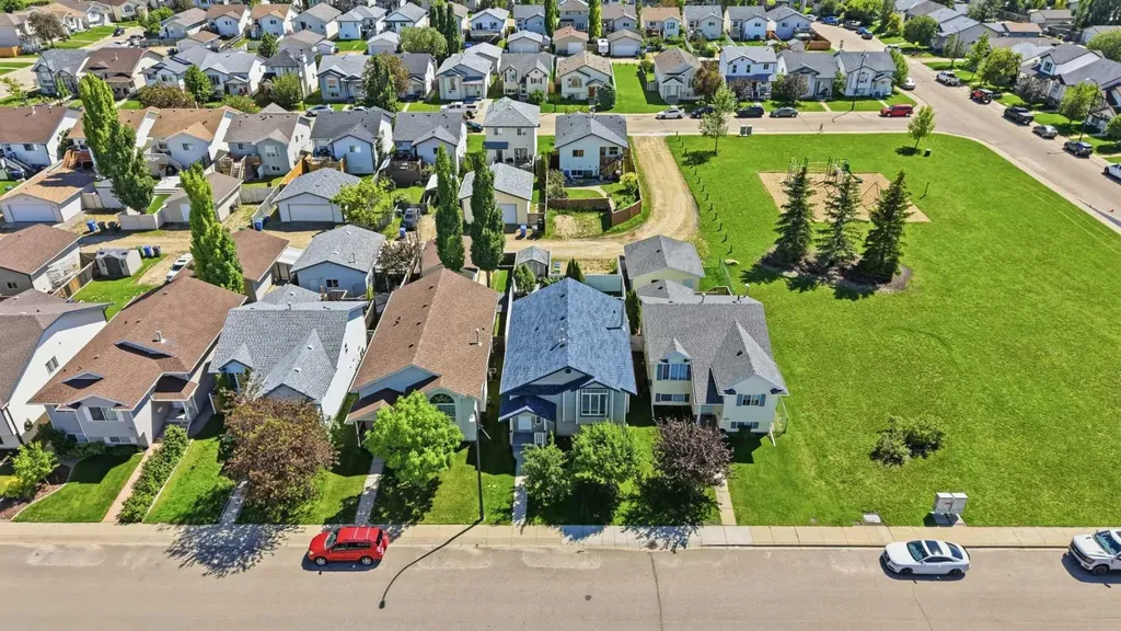 277 Deschner Close Red Deer AB T4R 3C2