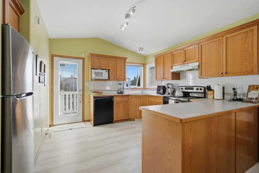 277 Deschner Close Red Deer AB T4R 3C2