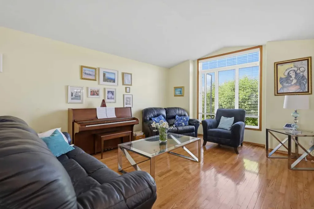 277 Deschner Close Red Deer AB T4R 3C2