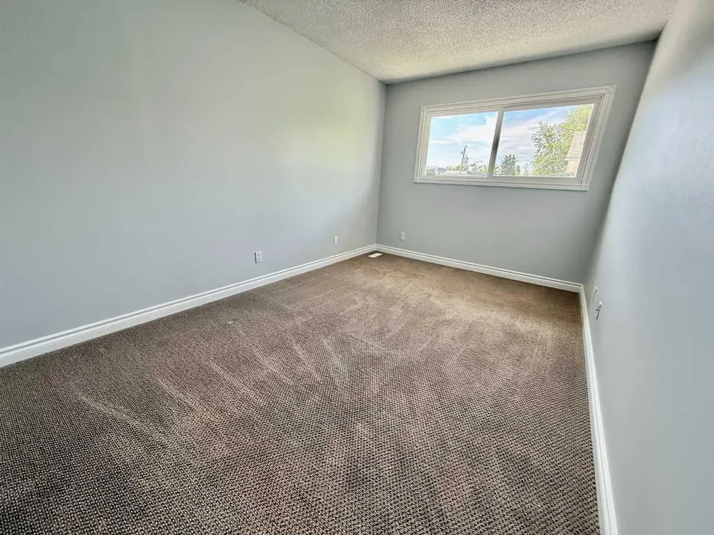 110 Tamarack Avenue Hinton AB T7V 1C5