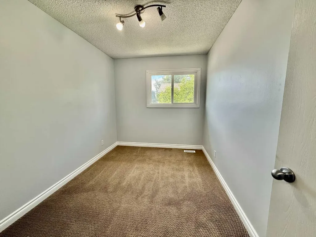 110 Tamarack Avenue Hinton AB T7V 1C5