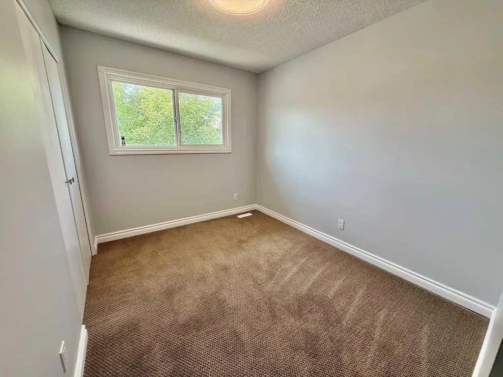 110 Tamarack Avenue Hinton AB T7V 1C5