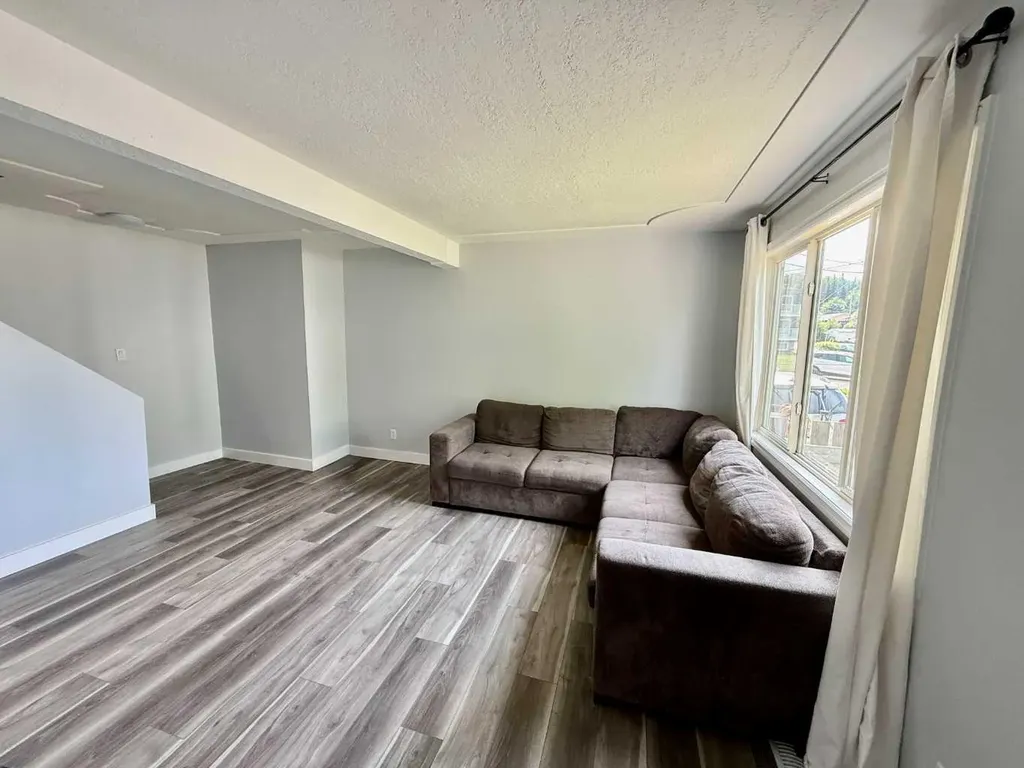110 Tamarack Avenue Hinton AB T7V 1C5