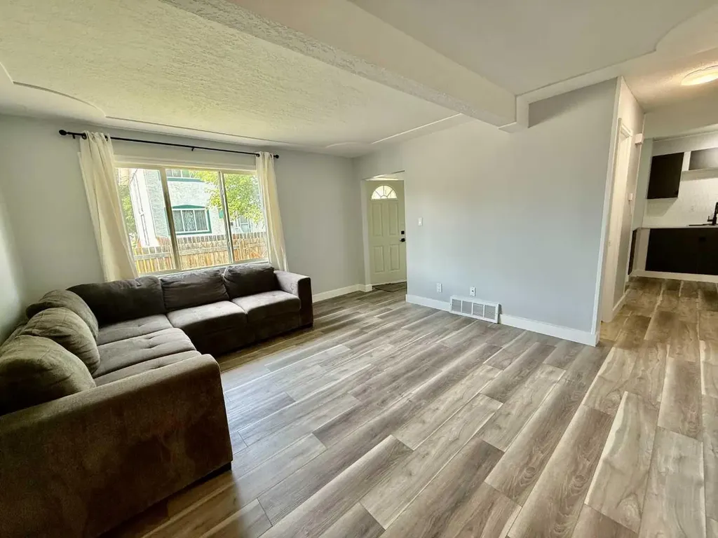 110 Tamarack Avenue Hinton AB T7V 1C5