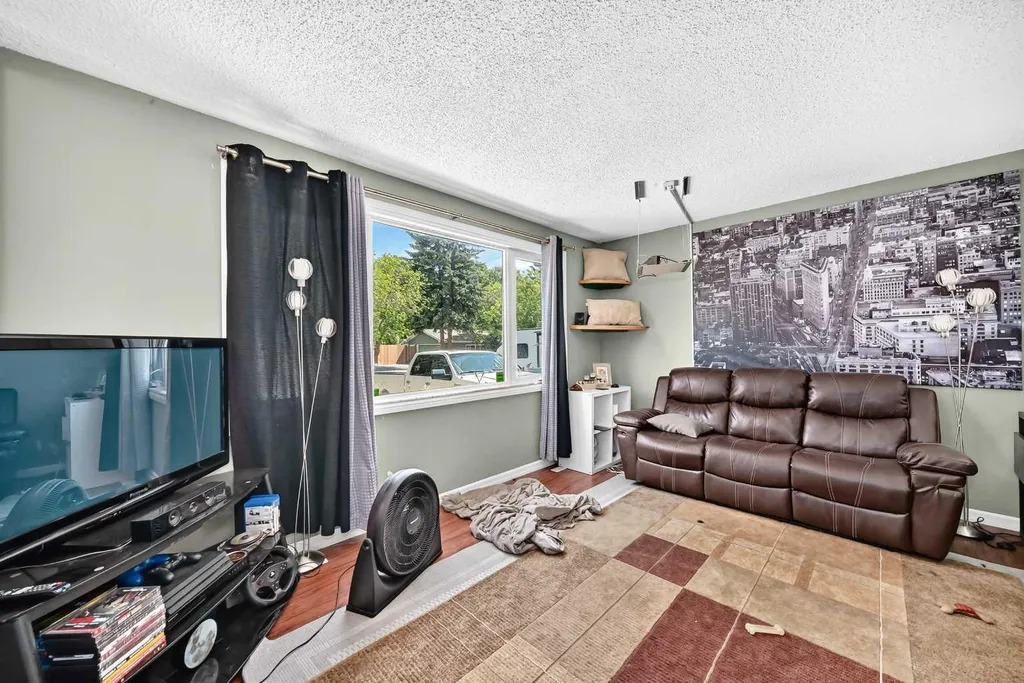 23 Spruce Crescent St. Albert AB T8N 0H4