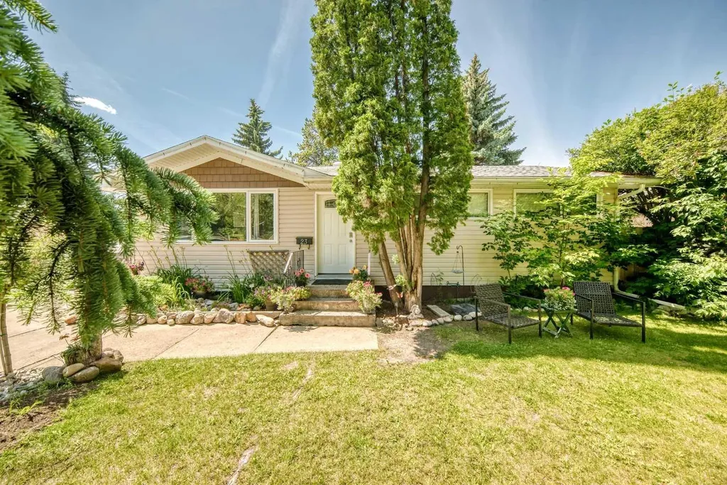 23 Spruce Crescent St. Albert AB T8N 0H4